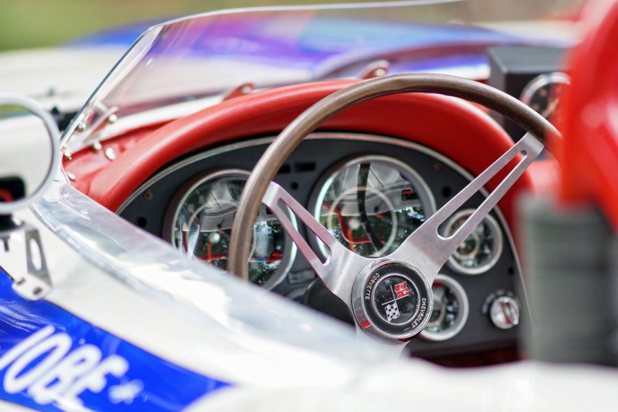 Панель приборов Chevrolet Corvette Sting Ray Supernova 1964 года  (фото 19 из 25)